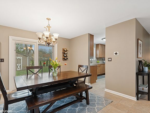 5th image of 12 Lindon Ln