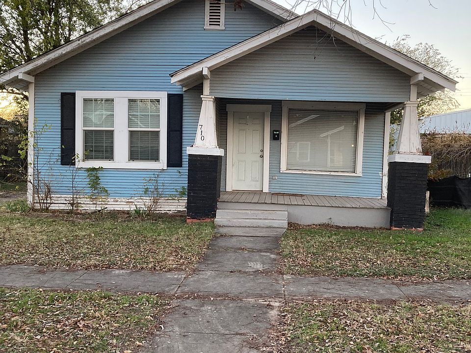 1st image of 710 Jeanette St