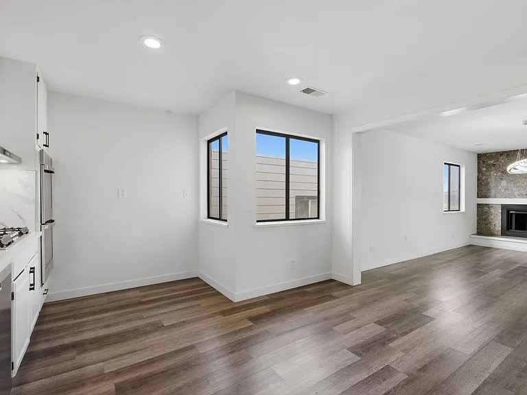 228 Abbot Ave — Photo 21