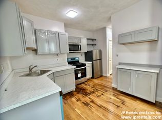 39 Boynton St APT 3R, Jamaica Plain, MA 02130