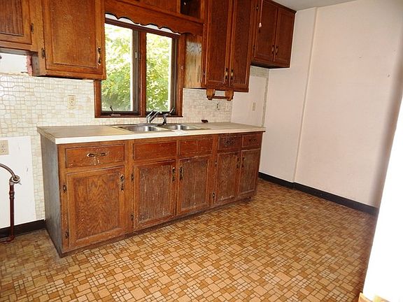5th image of 1404 N Dearborn St