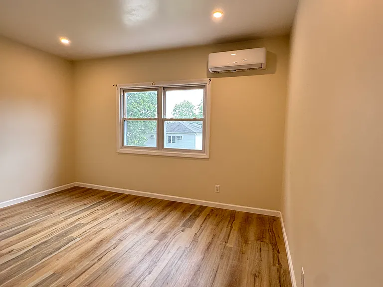 880 Sinclair Ave #1 — Photo 13