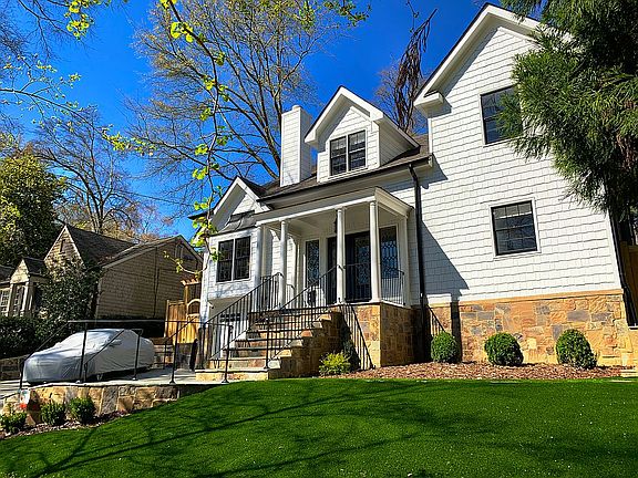 Street side 226 Huntington