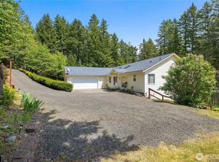 40 N Pintail Pl, Hoodsport, WA