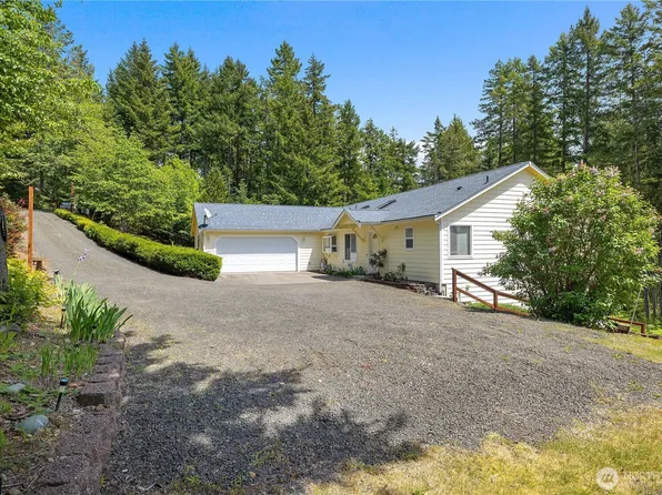 40 N Pintail Place, Hoodsport, WA 98548