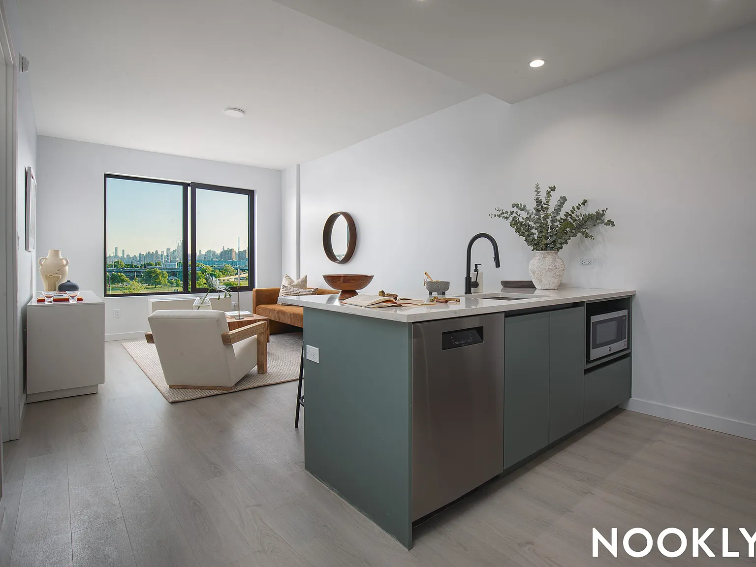 138 Bruckner Boulevard — Photo 4
