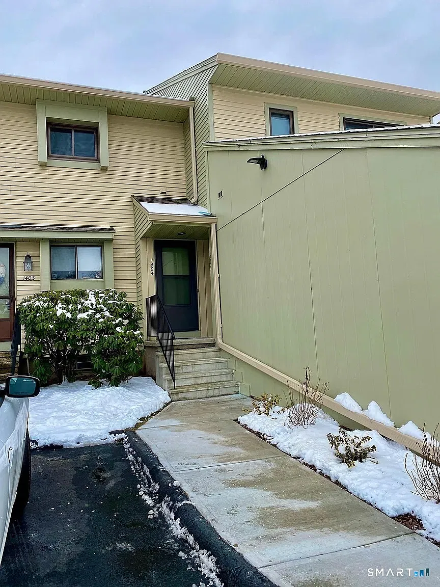 2 bed, 1.5 bath, 1158 sqft, $2,100 — Photo 1