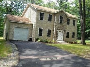 102 Aster Pl, Tobyhanna, PA 18466