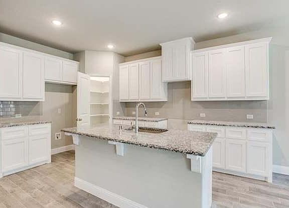 2nd image of 3729 Bennett Trl