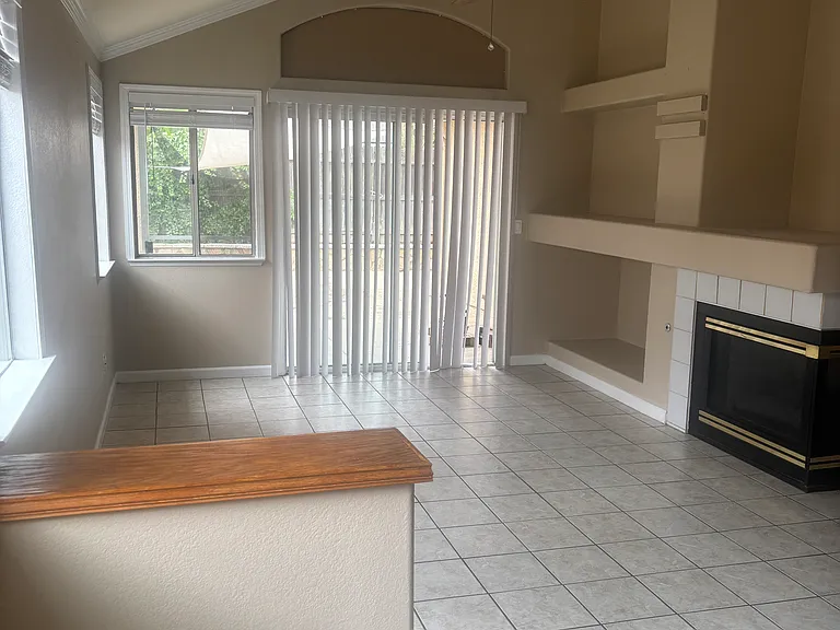 6769 N Constance Ave — Photo 9