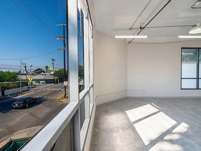 5265 Fountain Ave #2 — Photo 3