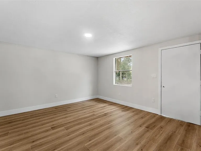 1218 Crescent St — Photo 19