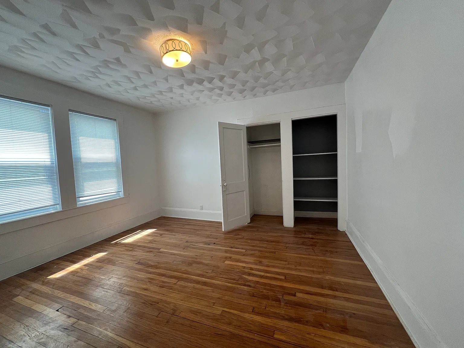 3 bed, 1200 sqft, $3,500 — Photo 1