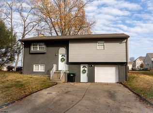 250 Del Dew Dr, Bridgeport, WV 26330