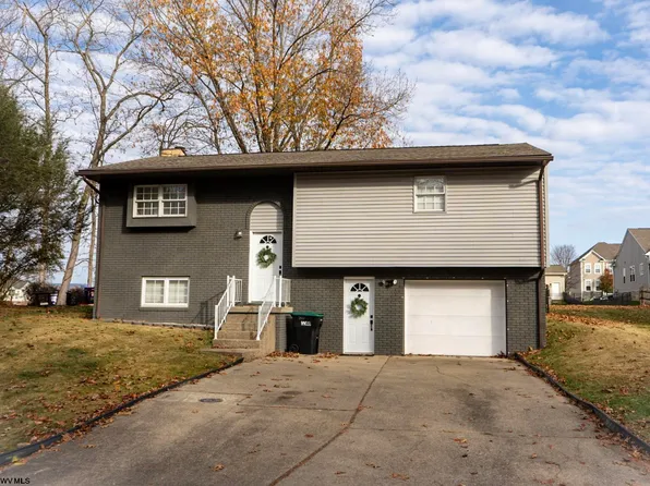 250 Del Dew Dr, Bridgeport, WV 26330