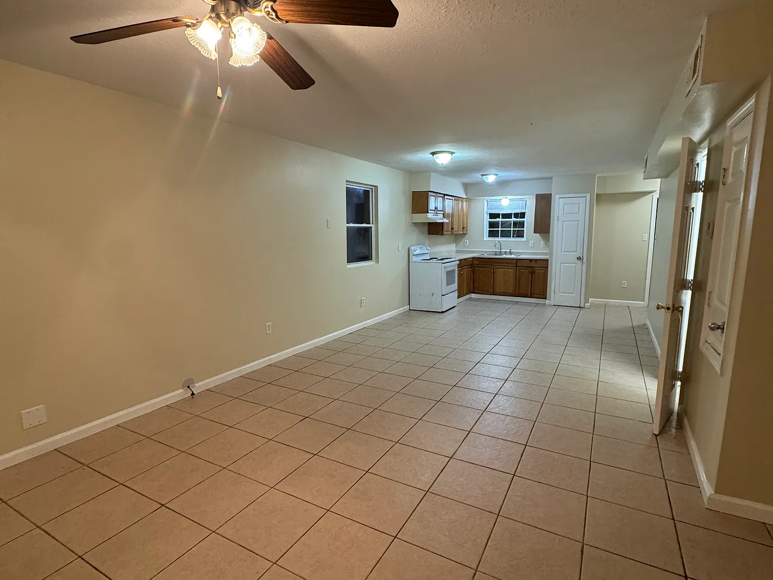 8410 W Livingston Ave — Photo 2