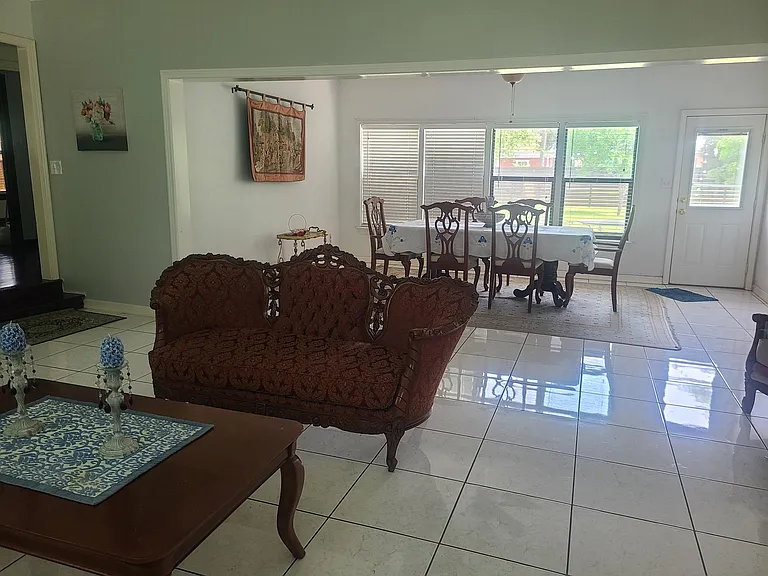 216 Enfield Rd — Photo 2