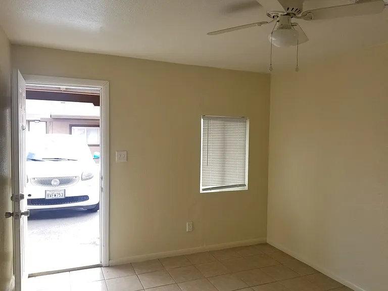 702 Adams Ave — Photo 3