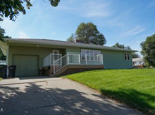 809 2nd Ave NW, Mandan, ND 58554