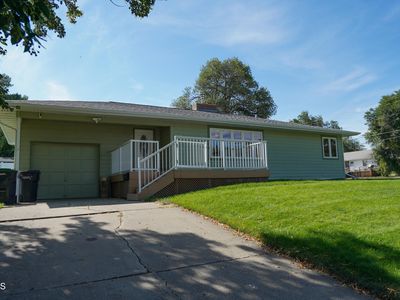 809 2nd Ave NW, Mandan, ND, 58554
