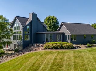 12 Whispering Pine Dr, Painted Post, NY