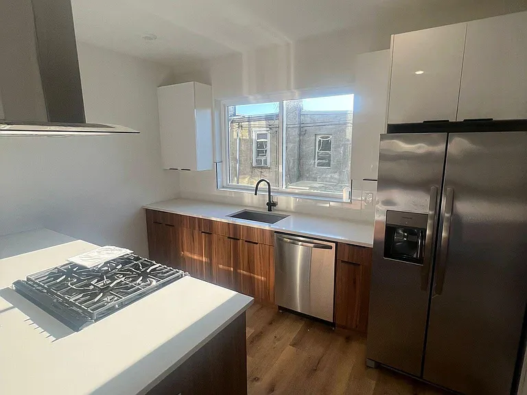 1501 S 25th St #12 — Photo 10