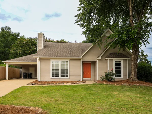 172 Brookhollow Dr, Pelham, AL 35124