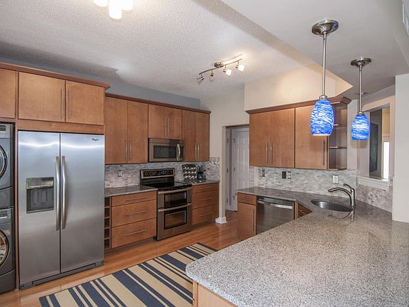 3rd image of 560 Cecilia Cove Dr