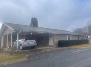 111 Squaw Ridge Rd, Waynesville, NC 28786