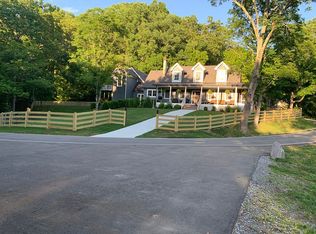 320 Lake View Dr, Pegram, TN 37143