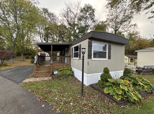 63 Overlook Dr, Oakdale, PA 15071
