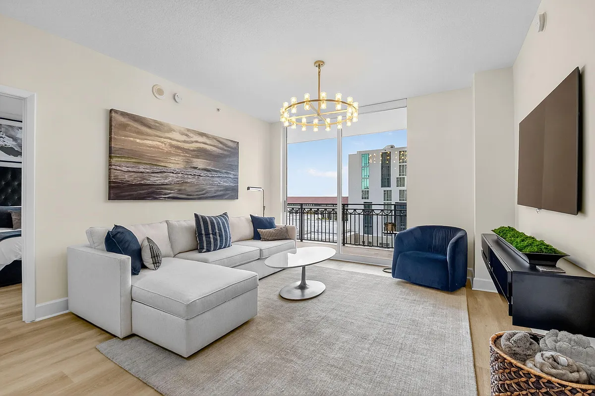 Building Photo - 550 Okeechobee Blvd #720