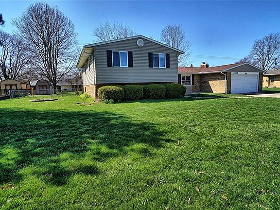 2nd image of 2100 Oak Tree Dr E