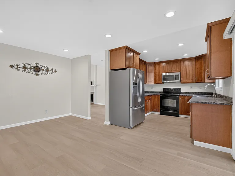 192 S Bernardo Ave — Photo 10