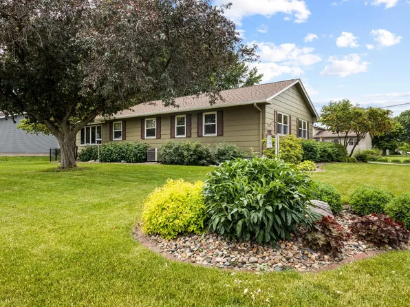 617 SE 11th St, Ankeny, IA 50021