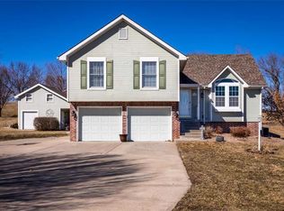 5406 Mackenzie Ter, Saint Joseph, MO 64503