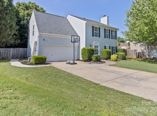 11054 Treebranch Dr, Charlotte, NC 28216