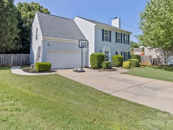 11054 Treebranch Dr, Charlotte, NC 28216