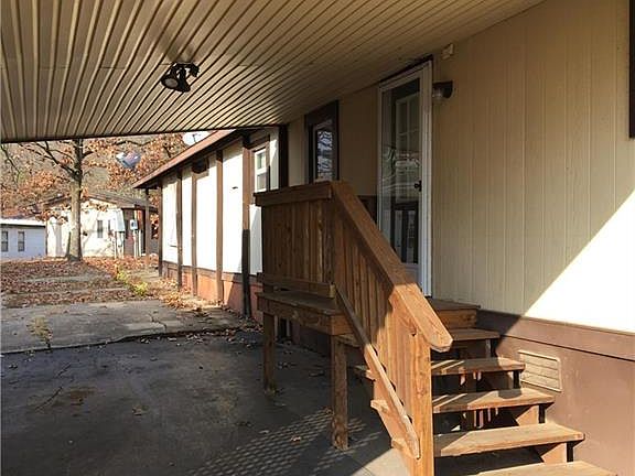 2nd image of 1522 Carriage Way