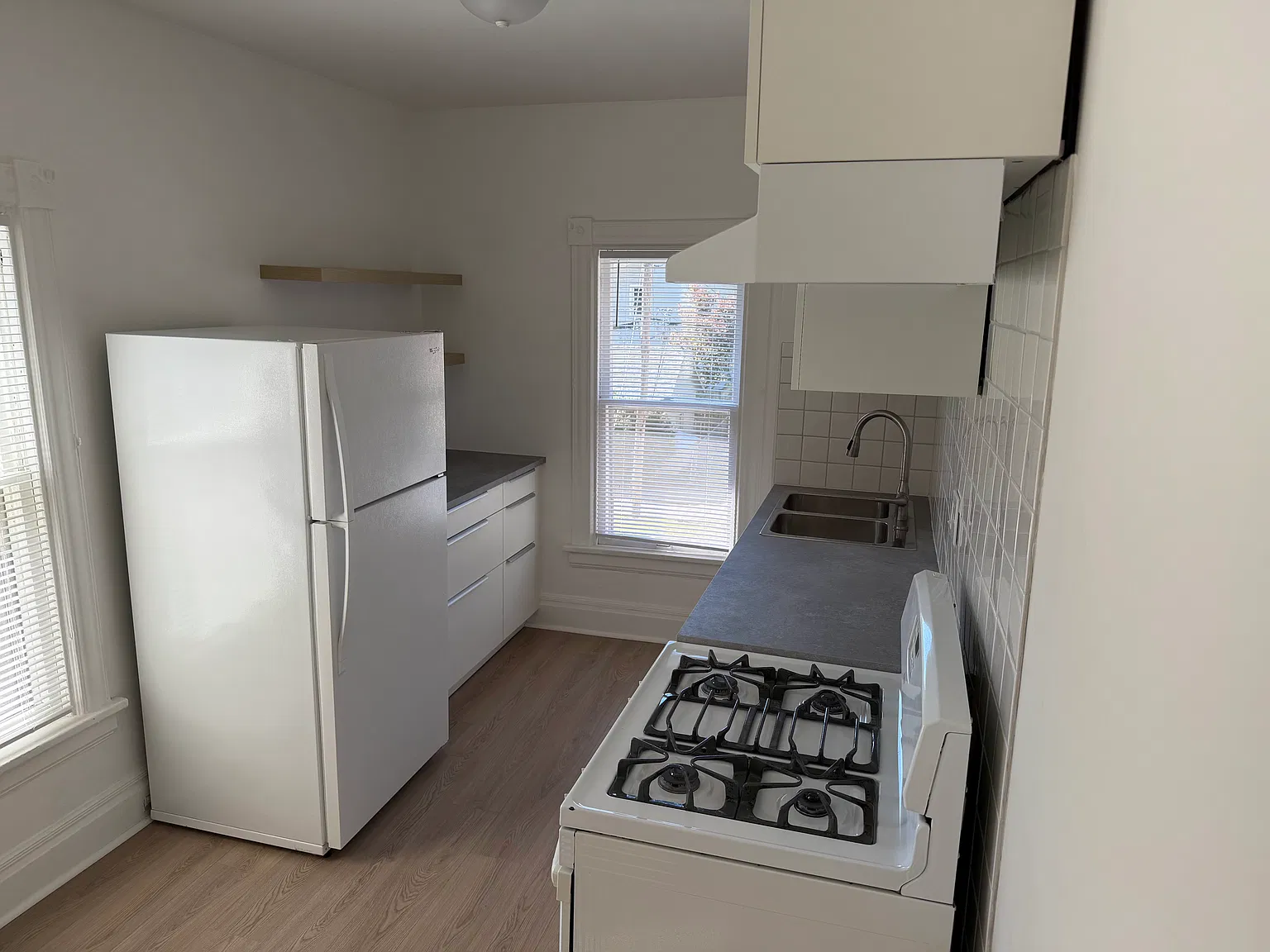 2 bed, 700 sqft, $1,038 — Photo 3