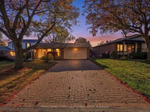 30 Parkview Pl, Brampton, ON L6W 2G3