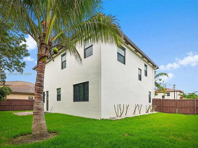 23271 SW 118th Ave — Photo 27