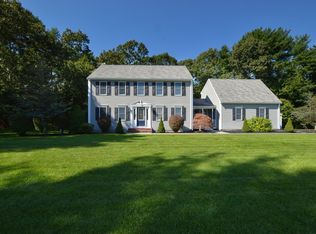 12 Thistle Ln, Rochester, MA 02770