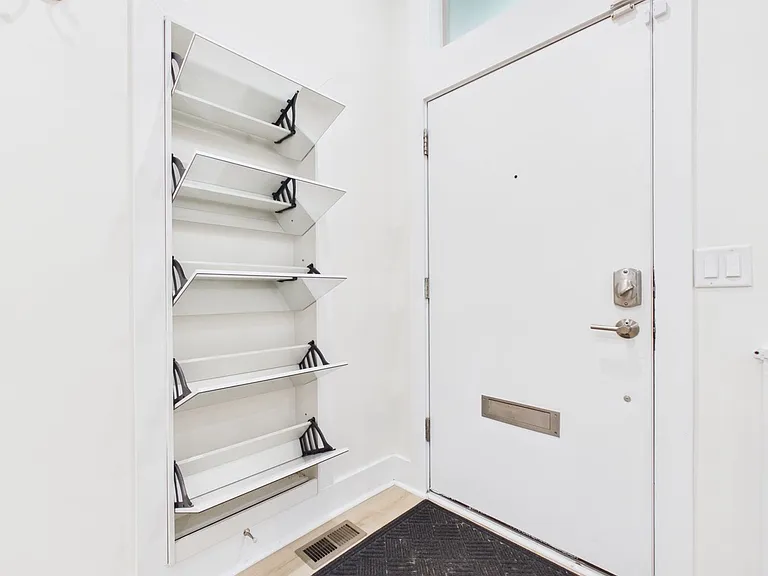 1129 N Hope St — Photo 4