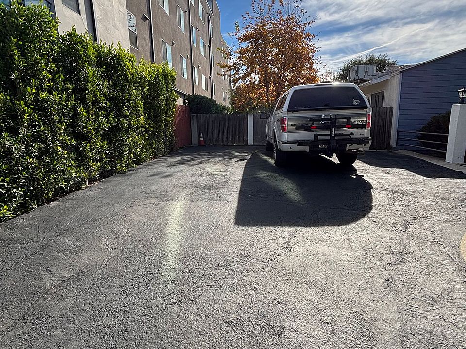 1st image of 10814-10818 Blix St #818-2