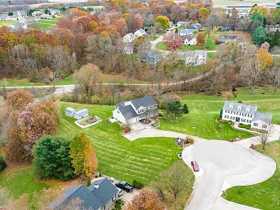 3rd image of 550 Spring Valley Dr