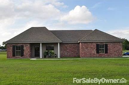 3472 Woodlawn Rd
						:
						This is a beautiful house with functional hurricane shutters.