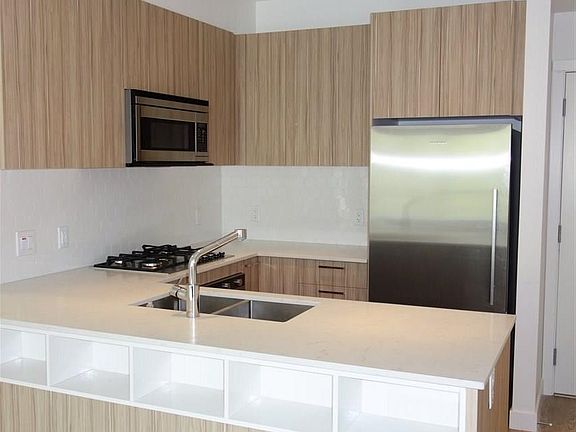 3rd image of 1061 Marine Dr #408