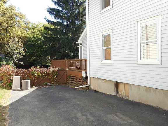 2nd image of 19 Telegraph St