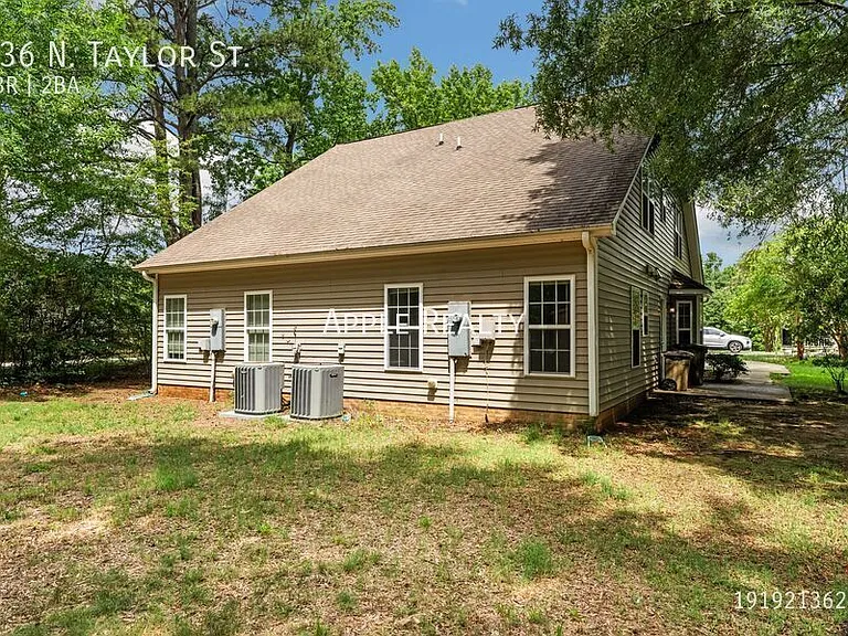 836 N Taylor St — Photo 18